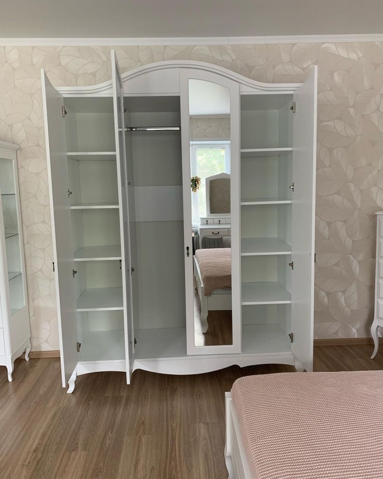 Шкаф "Авиньон" 4-х ств.